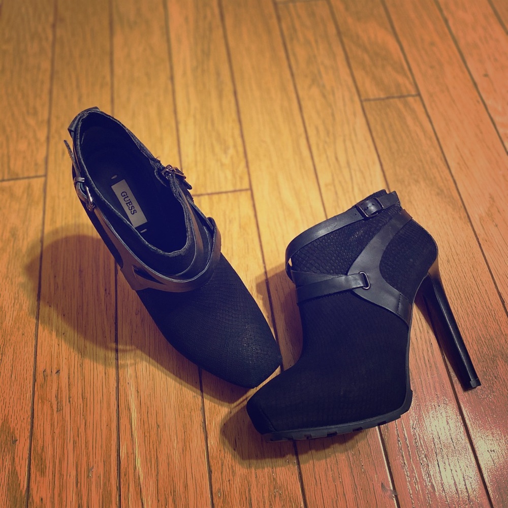Guess Black ankle bootie